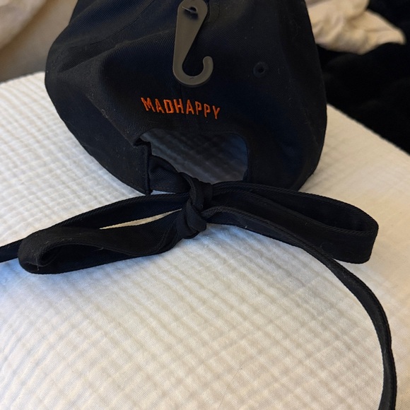 Madhappy MLB Giants Bowtie Hat - Picture 3 of 5